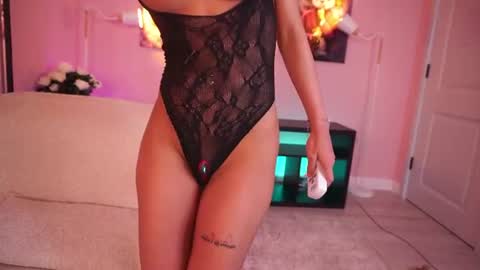 Leila online show from 06-27-26, 12:22