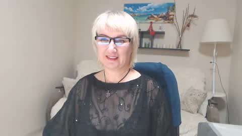 Leila Kinky online show from 01-25-25, 09:47