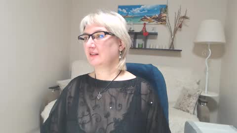 Leila Kinky online show from 01-31-25, 05:40