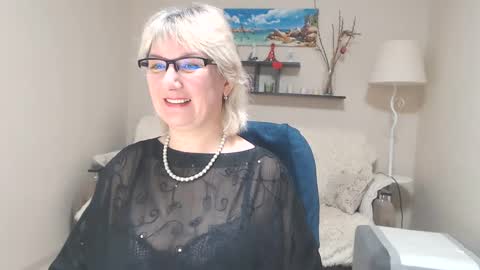 Leila Kinky online show from 02-26-25, 04:25