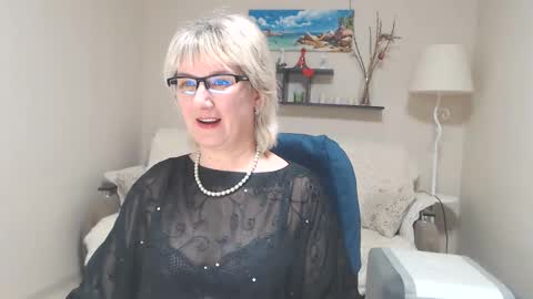 Leila Kinky online show from 02-26-25, 10:47
