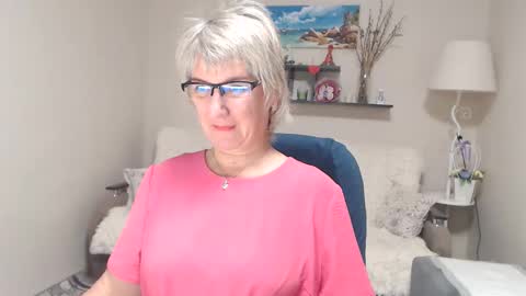 Leila Kinky online show from 10-13-25, 05:18