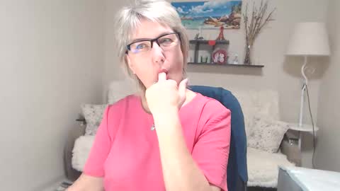 Leila Kinky online show from 10-28-25, 03:10