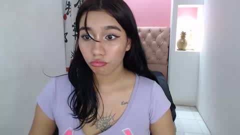 Snapshot of leilasweetxx chatting on 01-14-25, 10:38 Mar online show from 01-14-25, 10:38