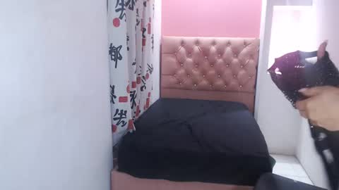 Snapshot of leilasweetxx chatting on 02-12-25, 06:51 Mar online show from 02-12-25, 06:51