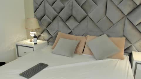 Leizathompson online show from 09-09-25, 07:02