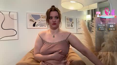 Lela online show from 10-18-25, 01:45