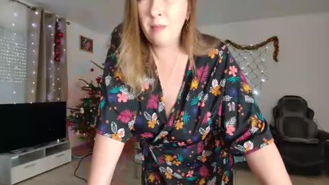 YOUR ELENA online show from 12-17-24, 11:06