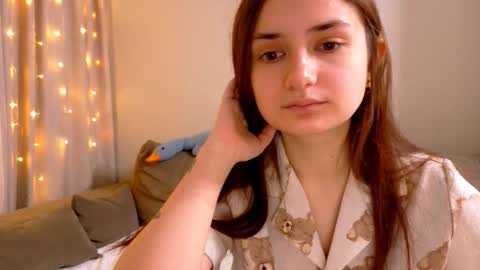 Lelia online show from 12-15-25, 04:22