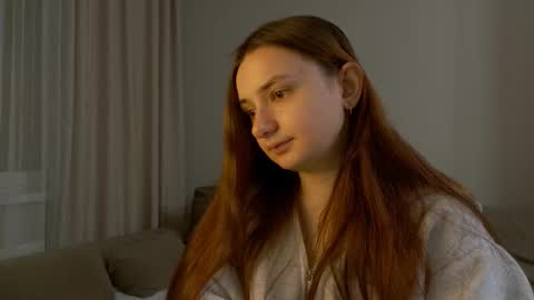 Snapshot of lelia_vibe chatting on 03-15-26, 06:36 Lelia online show from 03-15-26, 06:36