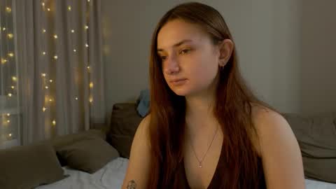 Snapshot of lelia_vibe chatting on 03-20-26, 08:03 Lelia online show from 03-20-26, 08:03