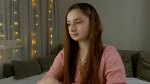 Snapshot of lelia_vibe chatting on 03-30-26, 04:30 Lelia online show from 03-30-26, 04:30