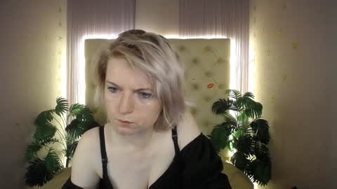 Snapshot of lena_paulles chatting on 01-07-25, 07:10 Lena online show from 01-07-25, 07:10