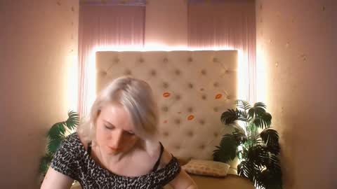 Snapshot of lena_paulles chatting on 01-30-25, 02:15 Lena online show from 01-30-25, 02:15
