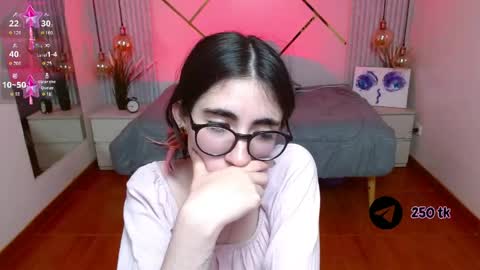 Snapshot of lena_roses chatting on 05-01-26, 08:35 Lena online show from 05-01-26, 08:35