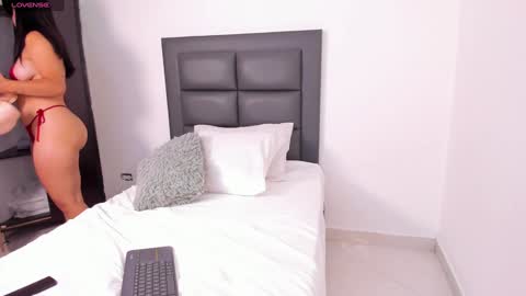 Snapshot of lena_rousseau chatting on 02-07-25, 05:31 Lena Rousseau online show from 02-07-25, 05:31