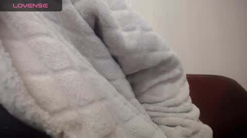 lenagolden online show from 01-31-25, 02:58