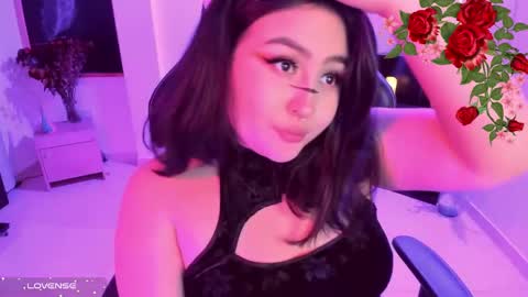 Lenna Kang online show from 12-12-24, 05:26