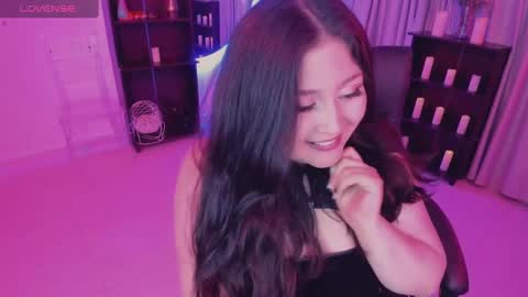 Lenna Kang online show from 12-26-24, 02:33