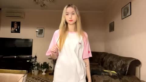 Snapshot of lenorehandelsman chatting on 03-14-26, 10:42 Tagami online show from 03-14-26, 10:42