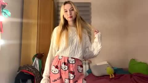 Snapshot of lenorehandelsman chatting on 03-15-26, 11:38 Tagami online show from 03-15-26, 11:38