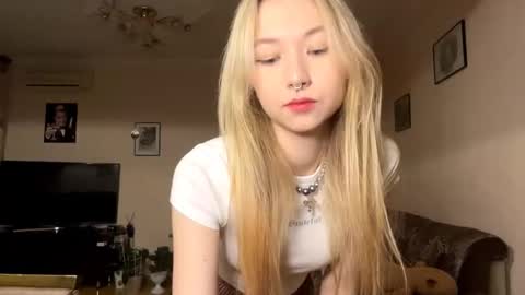 Snapshot of lenorehandelsman chatting on 03-17-26, 11:13 Tagami online show from 03-17-26, 11:13