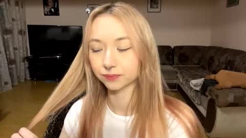 Snapshot of lenorehandelsman chatting on 03-30-26, 11:11 Tagami online show from 03-30-26, 11:11