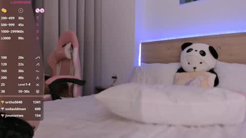 Snapshot of lenstardi chatting on 01-10-25, 09:10 Asti online show from 01-10-25, 09:10