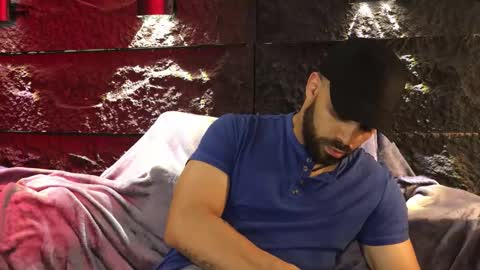 Leo  Diaz online show from 10-29-25, 01:41