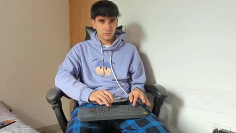 Leo Jones online show from 09-19-25, 04:07