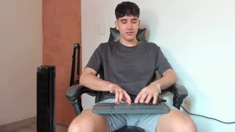 Leo Jones online show from 12-16-25, 03:39