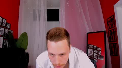 Snapshot of leo_mooree chatting on 09-27-25, 09:09 Leo online show from 09-27-25, 09:09