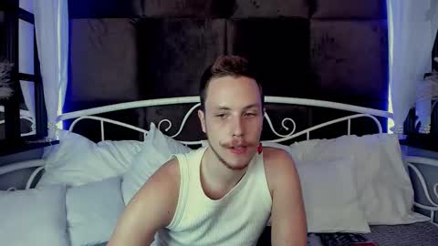 Snapshot of leo_mooree chatting on 10-05-25, 09:40 Leo online show from 10-05-25, 09:40