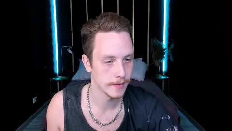 Snapshot of leo_mooree chatting on 10-22-25, 09:14 Leo online show from 10-22-25, 09:14