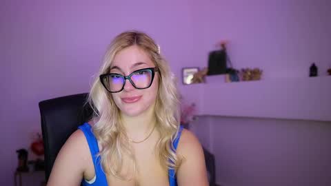 leokitty  online show from 03-26-26, 01:49