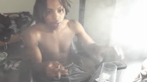 Snapshot of leomalonee chatting on 01-12-25, 12:01 LeoMalonee online show from 01-12-25, 12:01