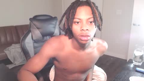 Snapshot of leomalonee chatting on 01-19-25, 07:36 LeoMalonee online show from 01-19-25, 07:36