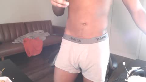 Snapshot of leomalonee chatting on 01-29-25, 11:35 LeoMalonee online show from 01-29-25, 11:35