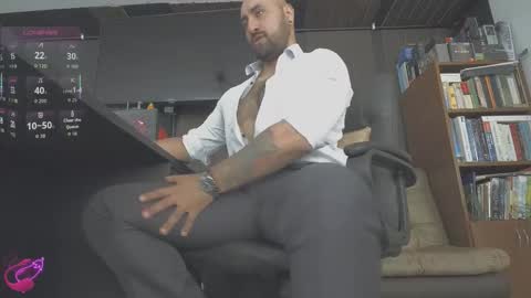 Snapshot of leon_1717 chatting on 02-12-26, 04:24 Leon online show from 02-12-26, 04:24