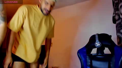 Snapshot of leon__hart chatting on 10-18-25, 11:27 Leon Hart online show from 10-18-25, 11:27