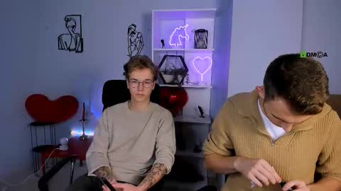 Snapshot of leon_lie chatting on 12-18-25, 07:03 leo online show from 12-18-25, 07:03