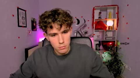 Snapshot of leon_lie chatting on 02-15-26, 10:14 leo online show from 02-15-26, 10:14