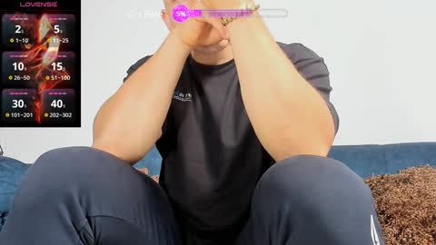 Leon Smoron online show from 12-23-24, 01:03