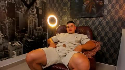 Leon Smoron online show from 11-25-25, 12:32