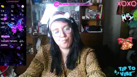 Snapshot of leona_harrison chatting on 12-22-24, 03:22 Leona Harrison online show from 12-22-24, 03:22