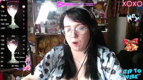 Snapshot of leona_harrison chatting on 01-28-25, 01:16 Leona Harrison online show from 01-28-25, 01:16