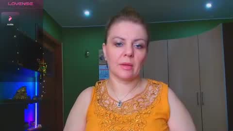 Leona tracie online show from 06-25-26, 05:34