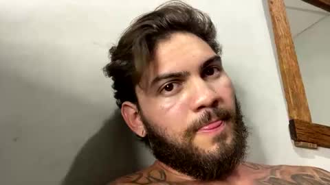 Snapshot of leonbrazillian chatting on 10-20-25, 01:17 leonbrazillian online show from 10-20-25, 01:17