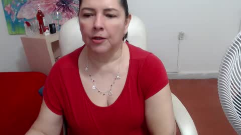 leonela   online show from 09-10-25, 02:00