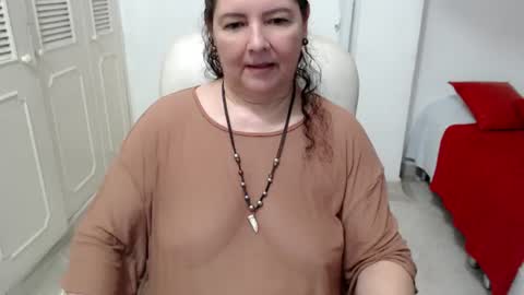 leonela   online show from 06-14-26, 02:24